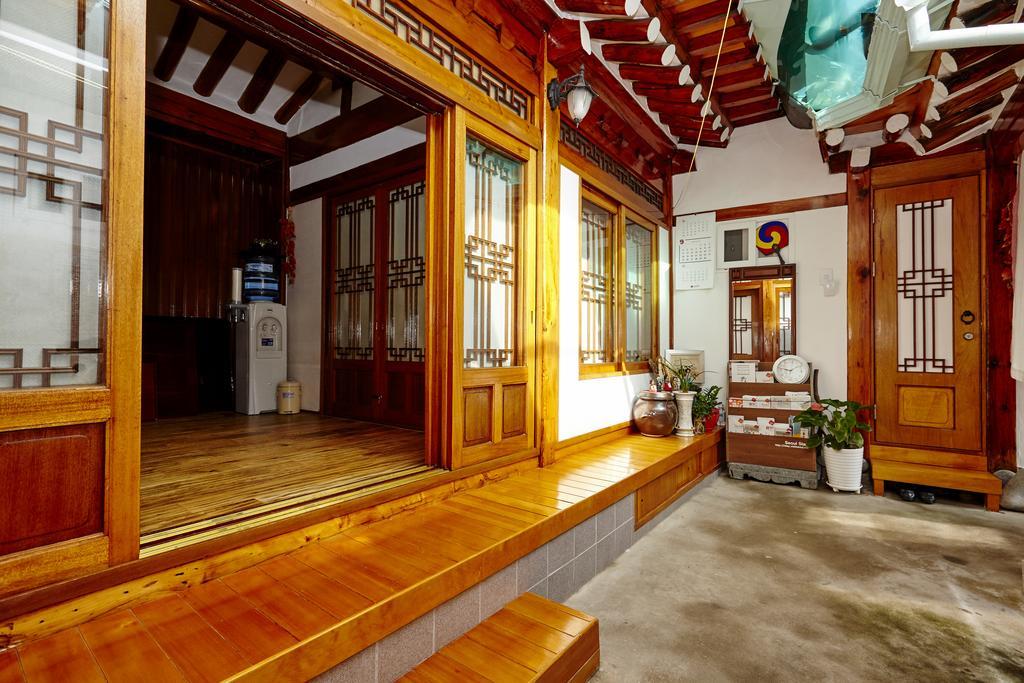 Hue Hanok Guesthouse โซล ภายนอก รูปภาพ